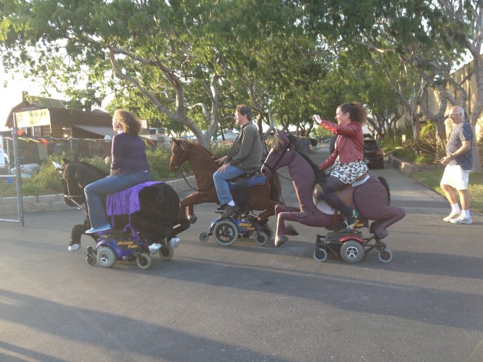 MF_BA2014_D0_HorseChairs