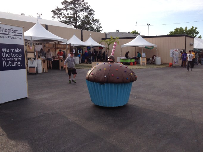 MF_BA2014_D1_mobileCupCake